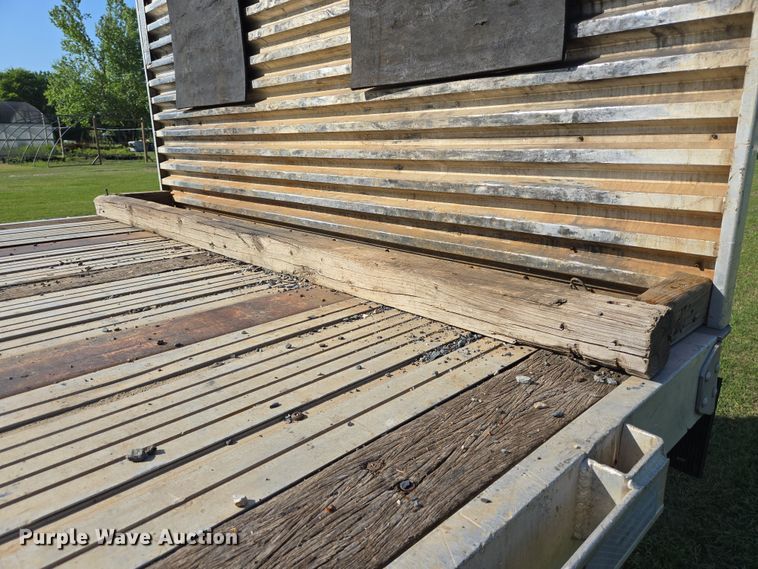 image for item DT4801 1998 Utility Trailers flatbed trailer