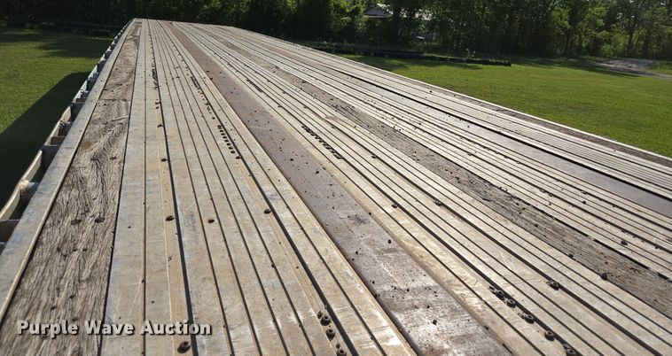 image for item DT4801 1998 Utility Trailers flatbed trailer