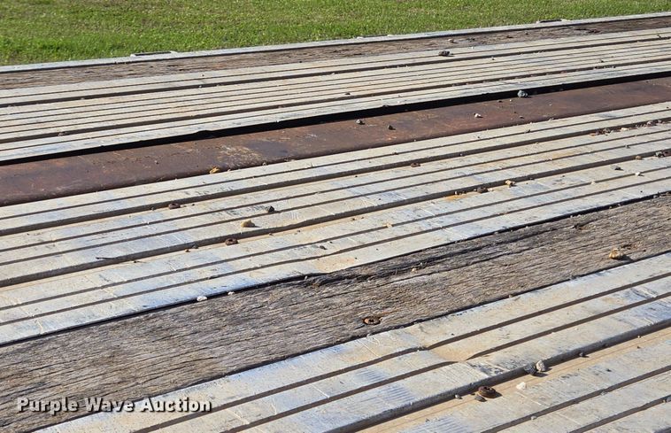 image for item DT4801 1998 Utility Trailers flatbed trailer