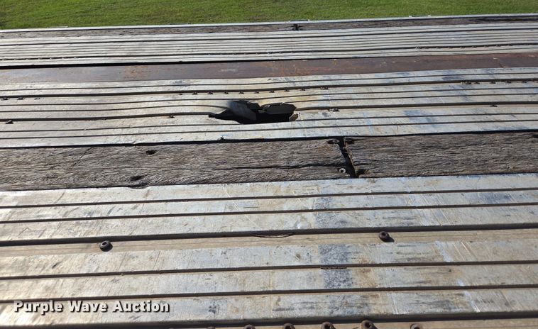 image for item DT4801 1998 Utility Trailers flatbed trailer