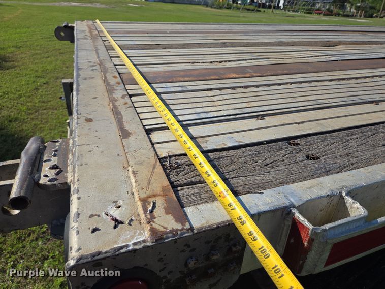 image for item DT4801 1998 Utility Trailers flatbed trailer