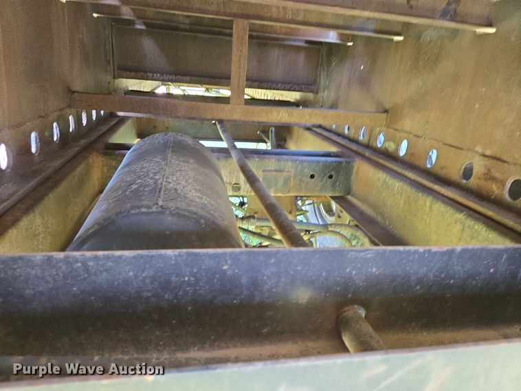 image for item DT4801 1998 Utility Trailers flatbed trailer