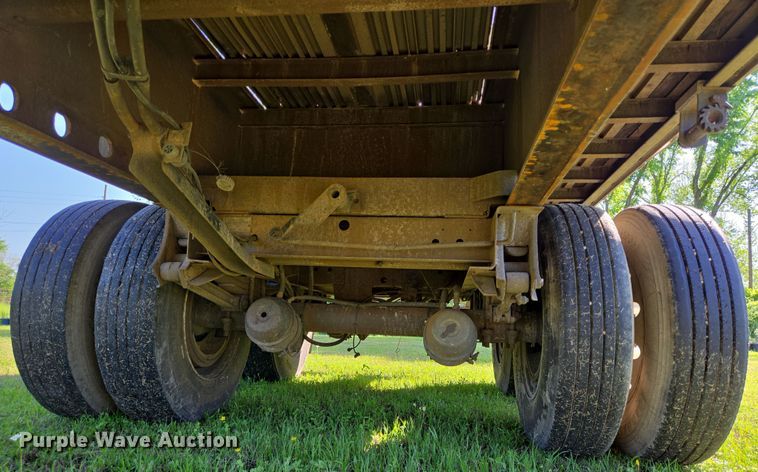 image for item DT4801 1998 Utility Trailers flatbed trailer