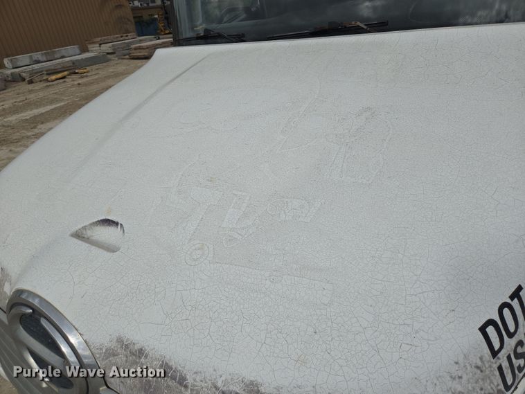 image for item DT4806 2006 Hino 268 flatbed truck