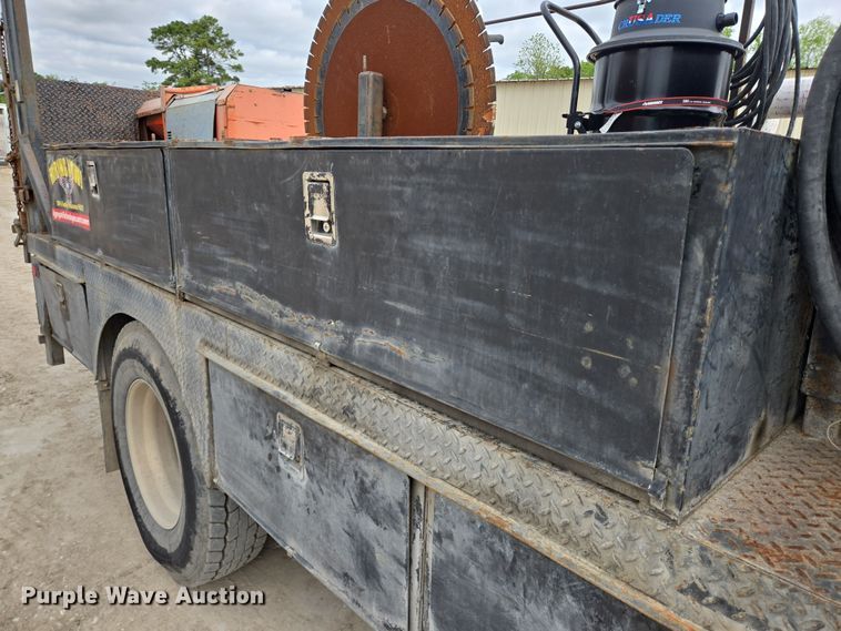 image for item DT4806 2006 Hino 268 flatbed truck