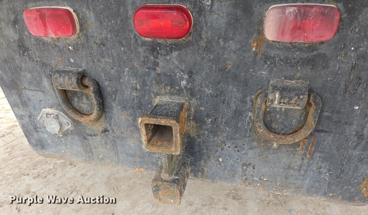 image for item DT4806 2006 Hino 268 flatbed truck