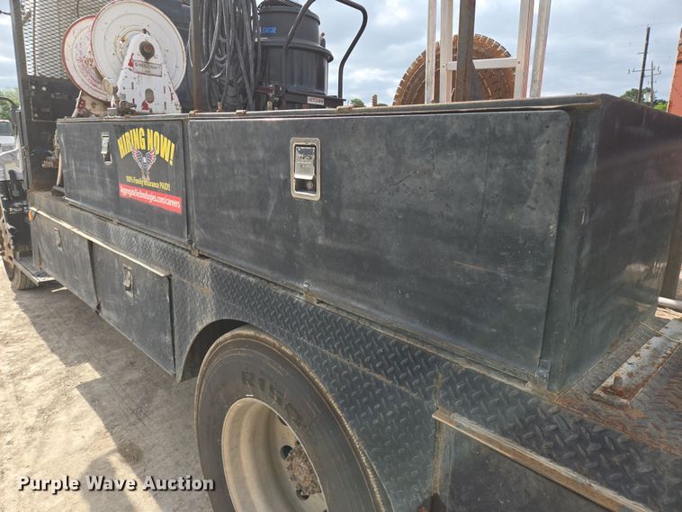 image for item DT4806 2006 Hino 268 flatbed truck