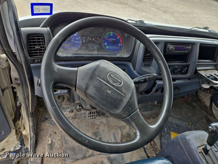 image for item DT4806 2006 Hino 268 flatbed truck