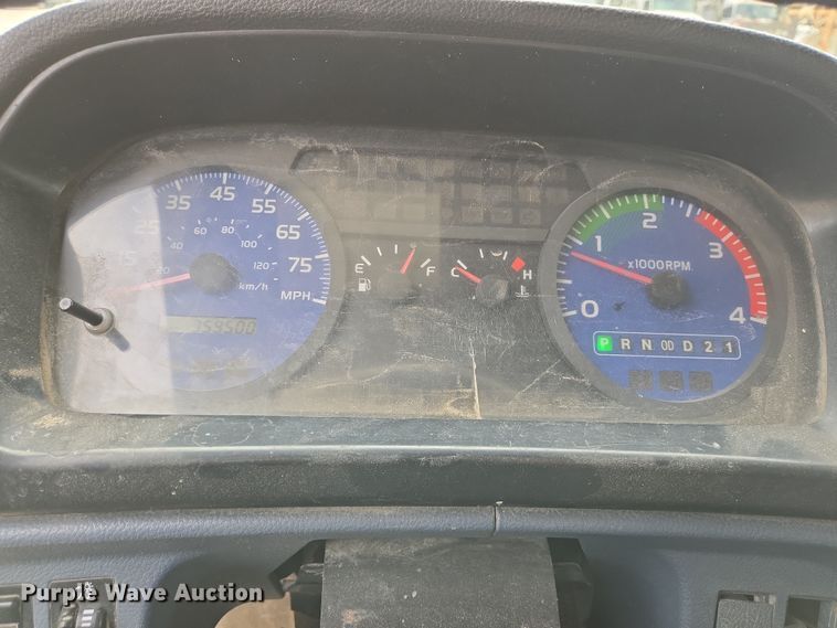 image for item DT4806 2006 Hino 268 flatbed truck