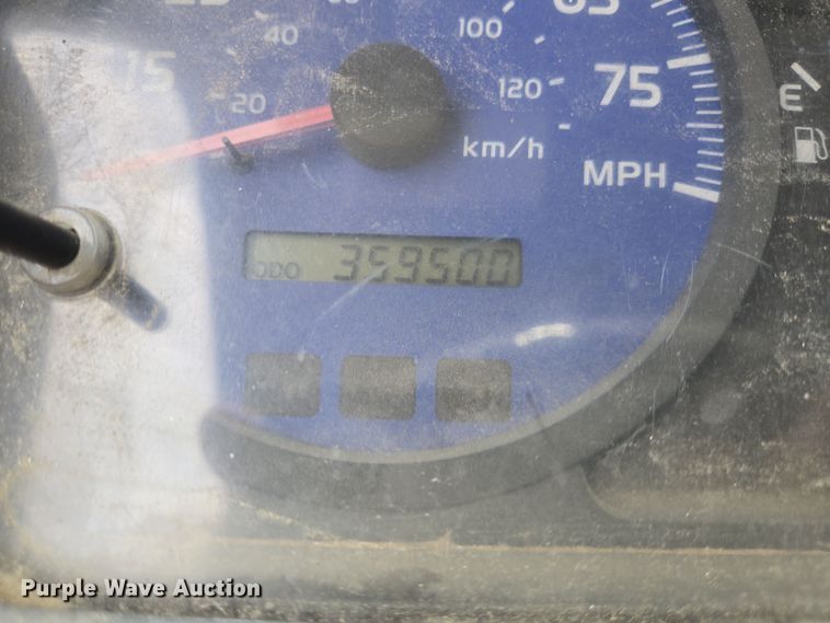 image for item DT4806 2006 Hino 268 flatbed truck