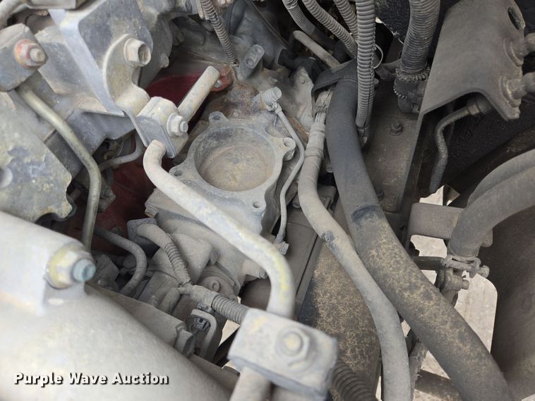 image for item DT4806 2006 Hino 268 flatbed truck