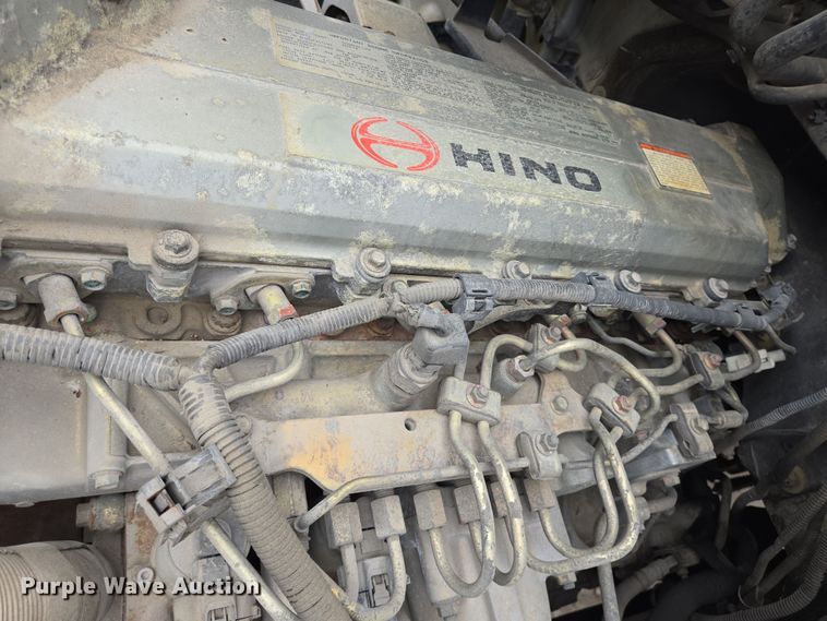 image for item DT4806 2006 Hino 268 flatbed truck