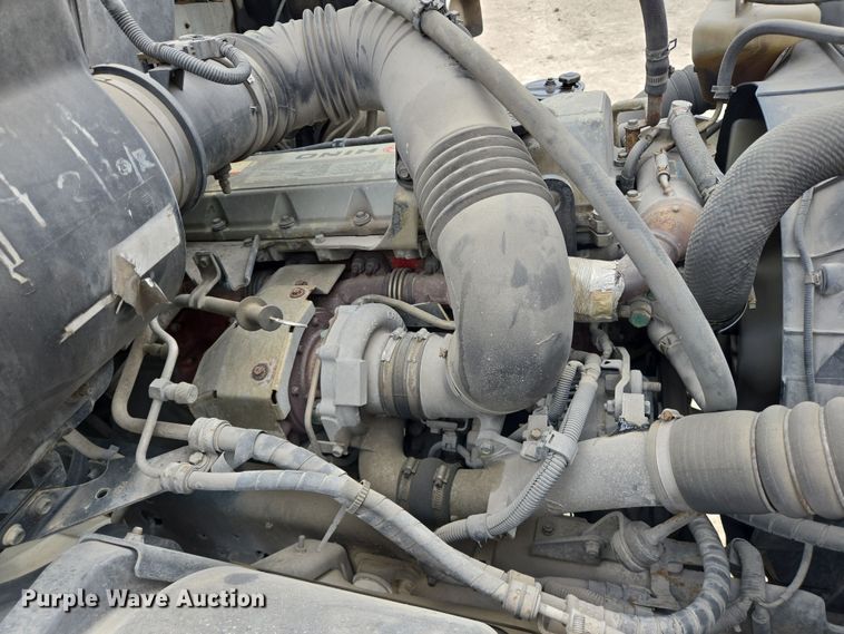 image for item DT4806 2006 Hino 268 flatbed truck