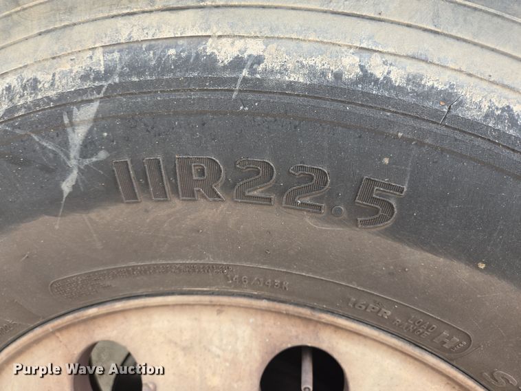 image for item DT4806 2006 Hino 268 flatbed truck