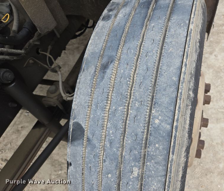 image for item DT4806 2006 Hino 268 flatbed truck