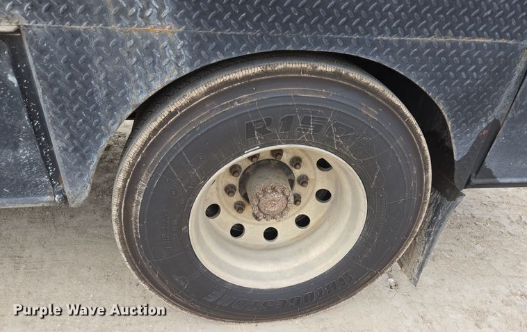 image for item DT4806 2006 Hino 268 flatbed truck