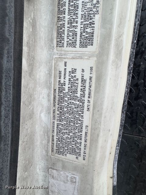 image for item DT4806 2006 Hino 268 flatbed truck