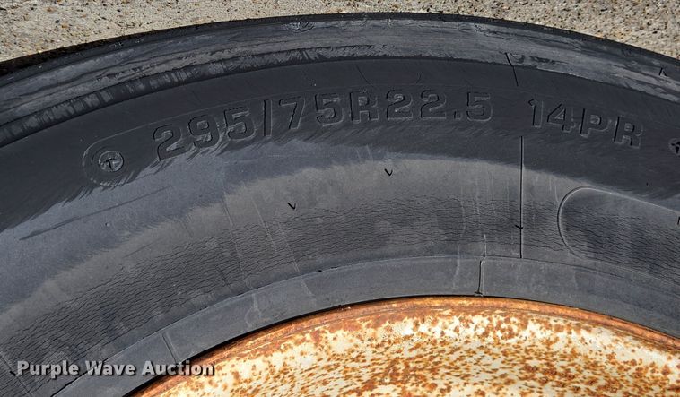 image for item DT4810 2001 Great Dane dry van trailer