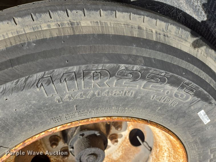 image for item DT4810 2001 Great Dane dry van trailer