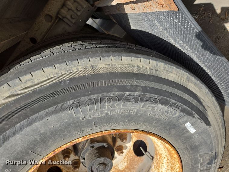 image for item DT4810 2001 Great Dane dry van trailer