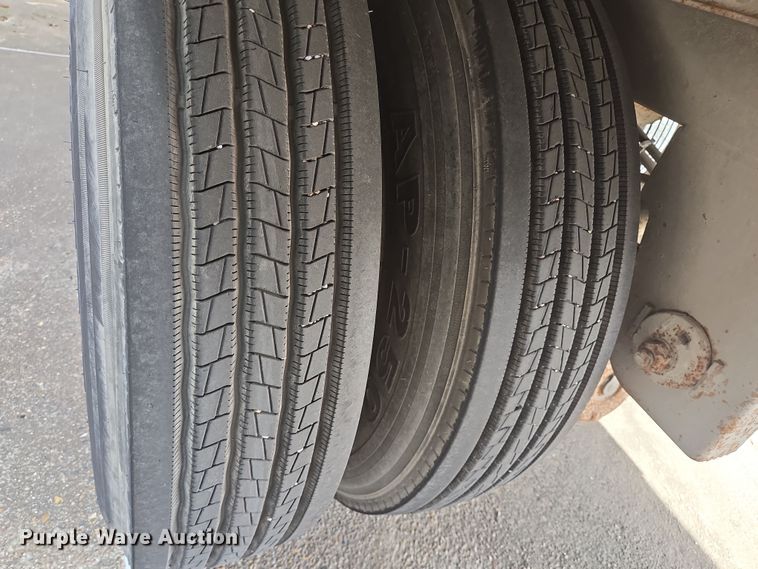 image for item DT4810 2001 Great Dane dry van trailer