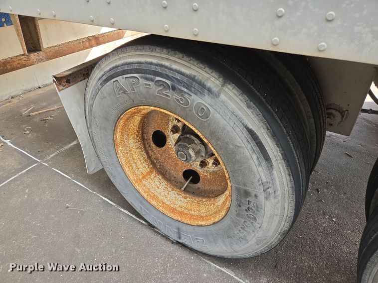 image for item DT4810 2001 Great Dane dry van trailer