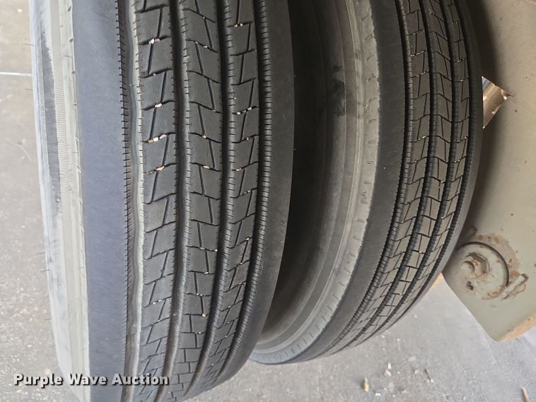 image for item DT4810 2001 Great Dane dry van trailer