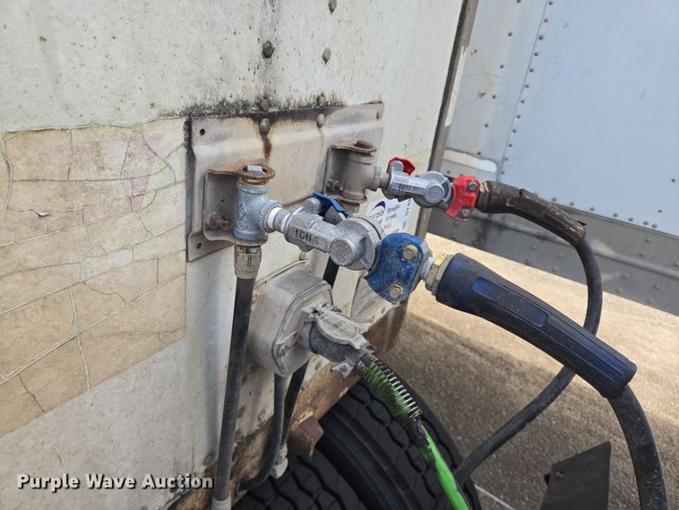 image for item DT4811 1992 Wabash DSA-102CW dry van trailer