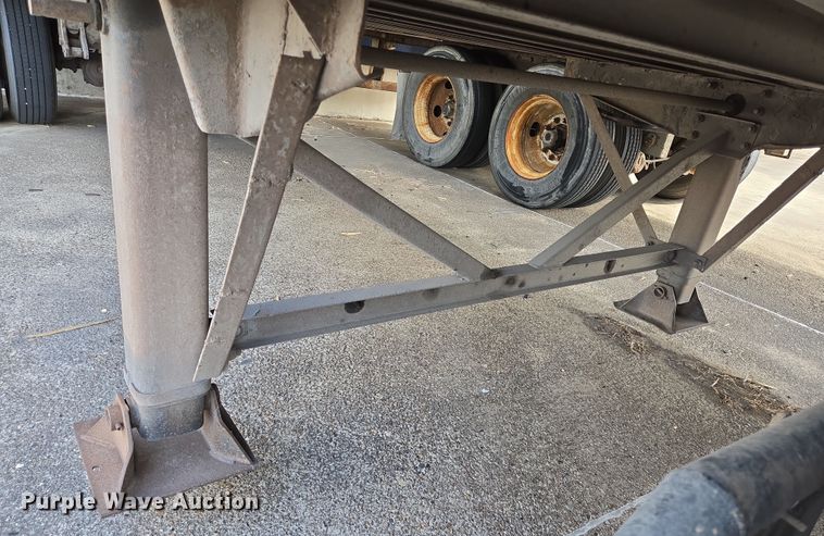 image for item DT4811 1992 Wabash DSA-102CW dry van trailer