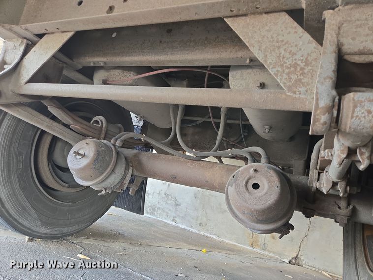 image for item DT4811 1992 Wabash DSA-102CW dry van trailer