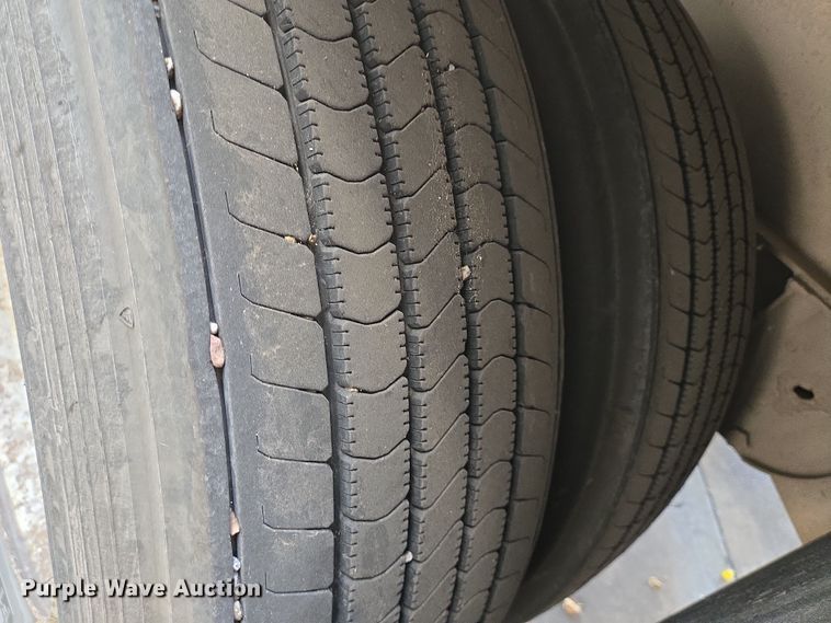 image for item DT4811 1992 Wabash DSA-102CW dry van trailer