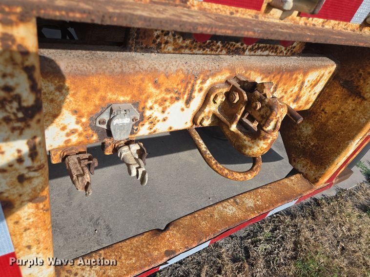 image for item DT4812 1989 Monon MA3-00-SA-28W dry van trailer