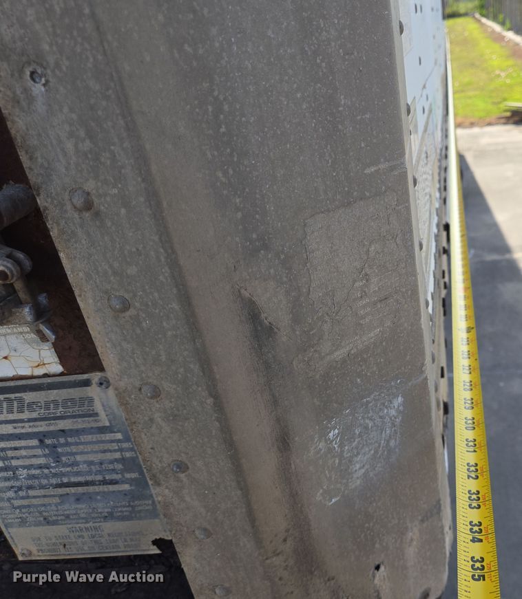 image for item DT4812 1989 Monon MA3-00-SA-28W dry van trailer