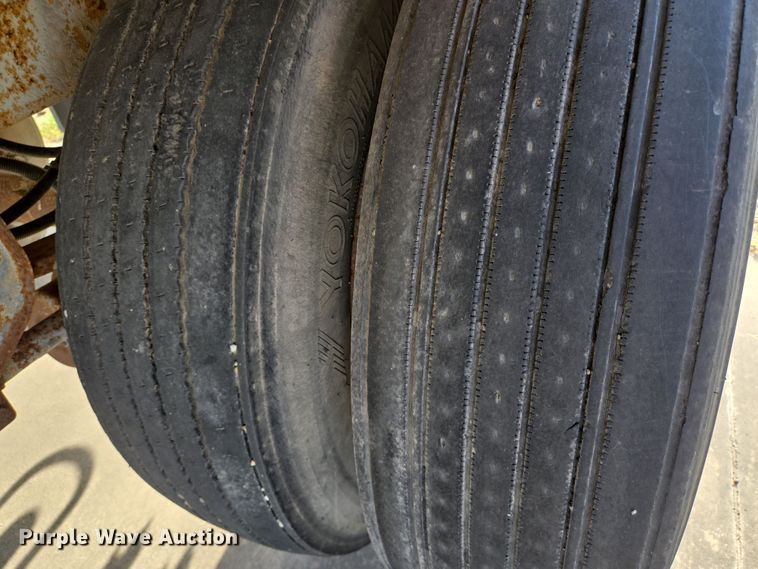 image for item DT4812 1989 Monon MA3-00-SA-28W dry van trailer