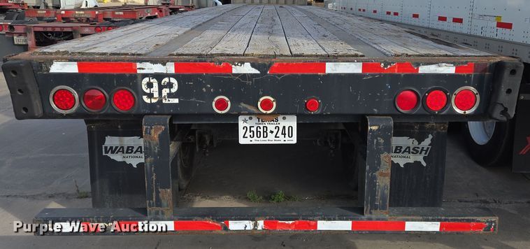 image for item DT4813 2003 Wabash flatbed trailer