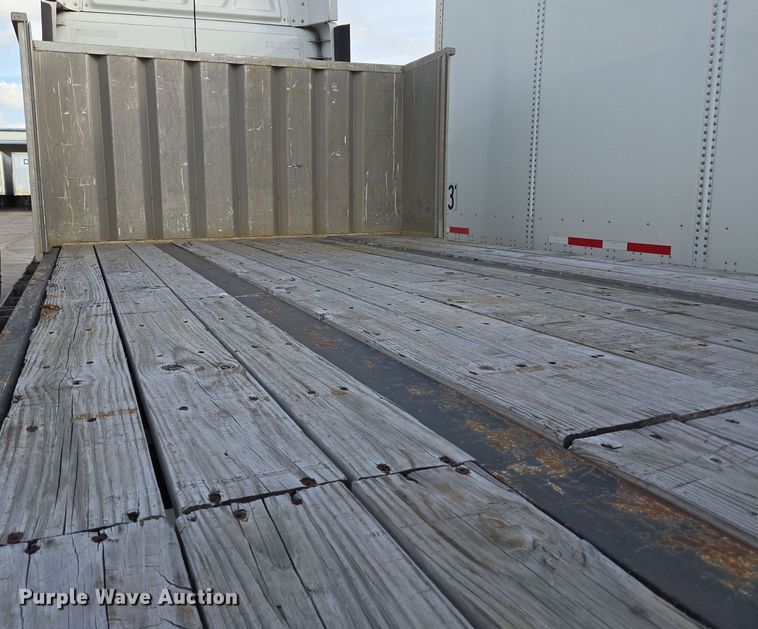 image for item DT4813 2003 Wabash flatbed trailer