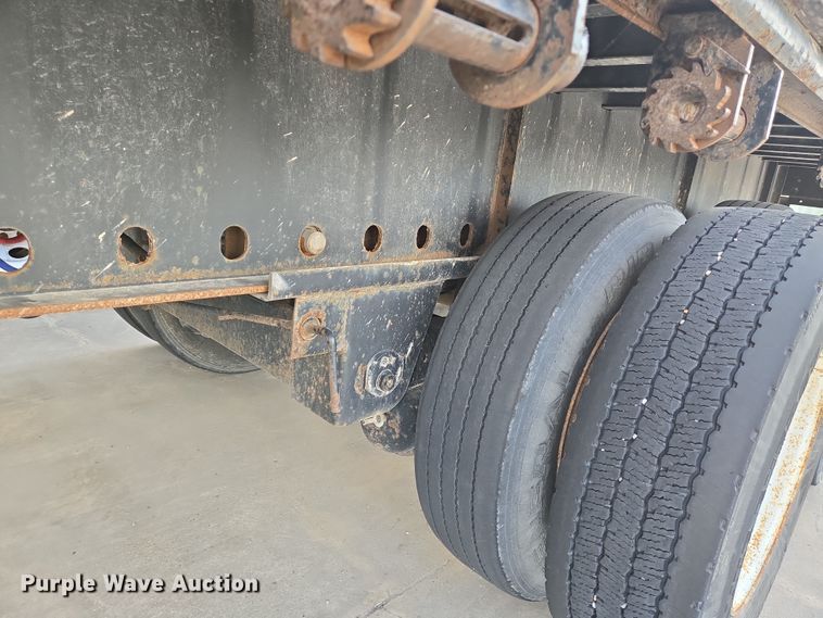 image for item DT4813 2003 Wabash flatbed trailer