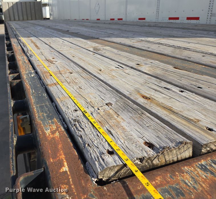 image for item DT4813 2003 Wabash flatbed trailer