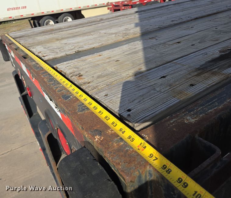 image for item DT4813 2003 Wabash flatbed trailer