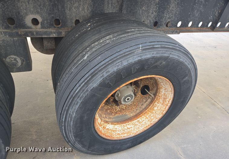 image for item DT4813 2003 Wabash flatbed trailer