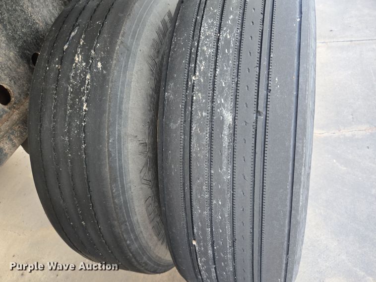 image for item DT4813 2003 Wabash flatbed trailer