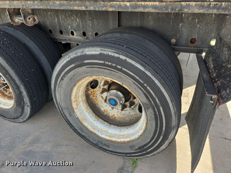 image for item DT4813 2003 Wabash flatbed trailer