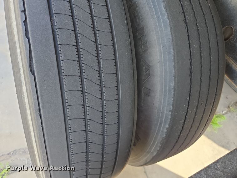 image for item DT4813 2003 Wabash flatbed trailer