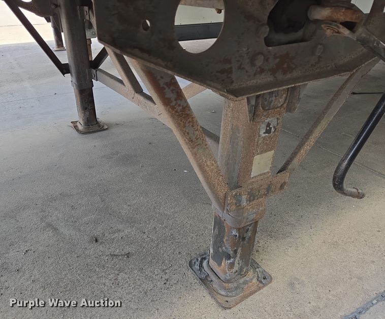 image for item DT4814 2012 Wabash dry van trailer