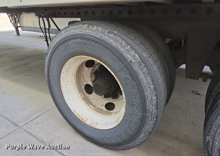 image for item DT4814 2012 Wabash dry van trailer