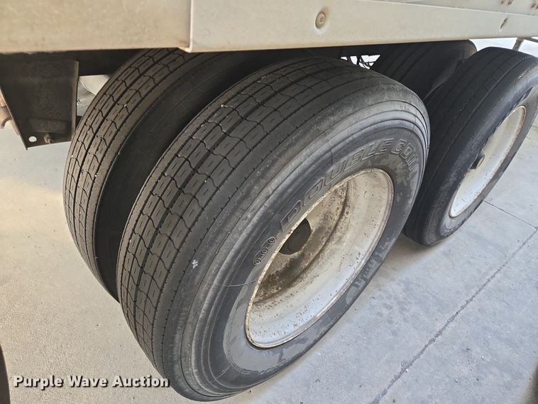 image for item DT4814 2012 Wabash dry van trailer