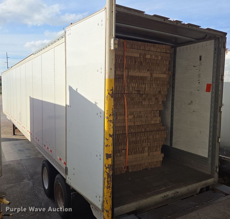 image for item DT4815 2010 Vanguard dry van trailer