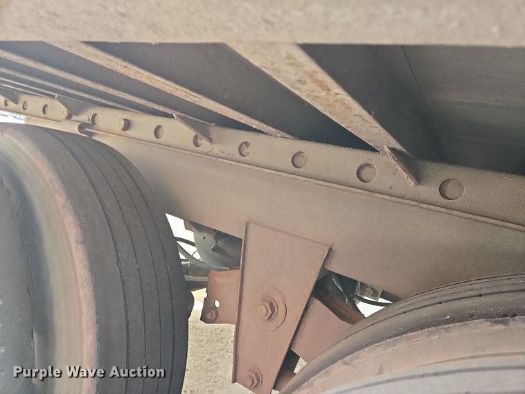 image for item DT4815 2010 Vanguard dry van trailer