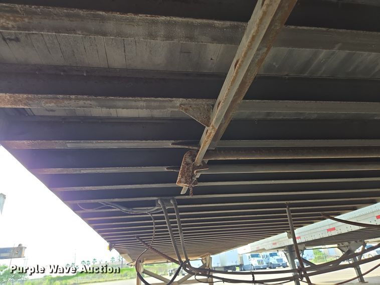 image for item DT4815 2010 Vanguard dry van trailer