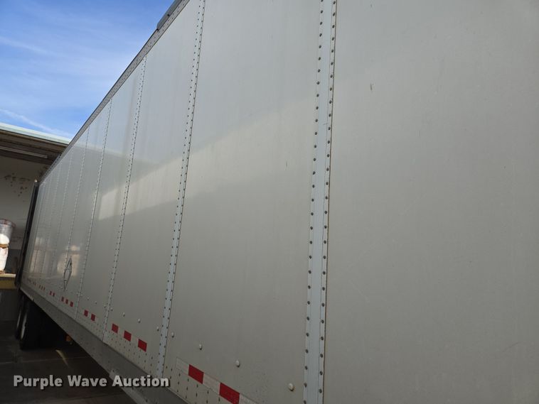 image for item DT4815 2010 Vanguard dry van trailer